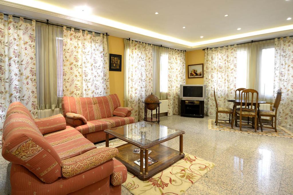 Hostal Goyo Garray Exterior photo